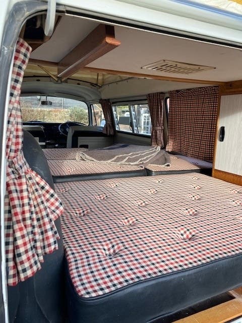 Beautiful Bay Window with Original  Devon Interior